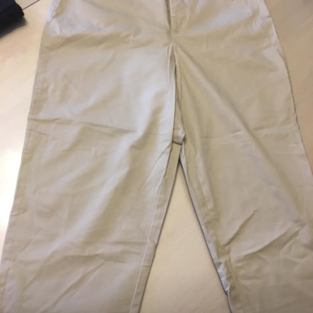 3 pair of size 10 woman’s Capri pants